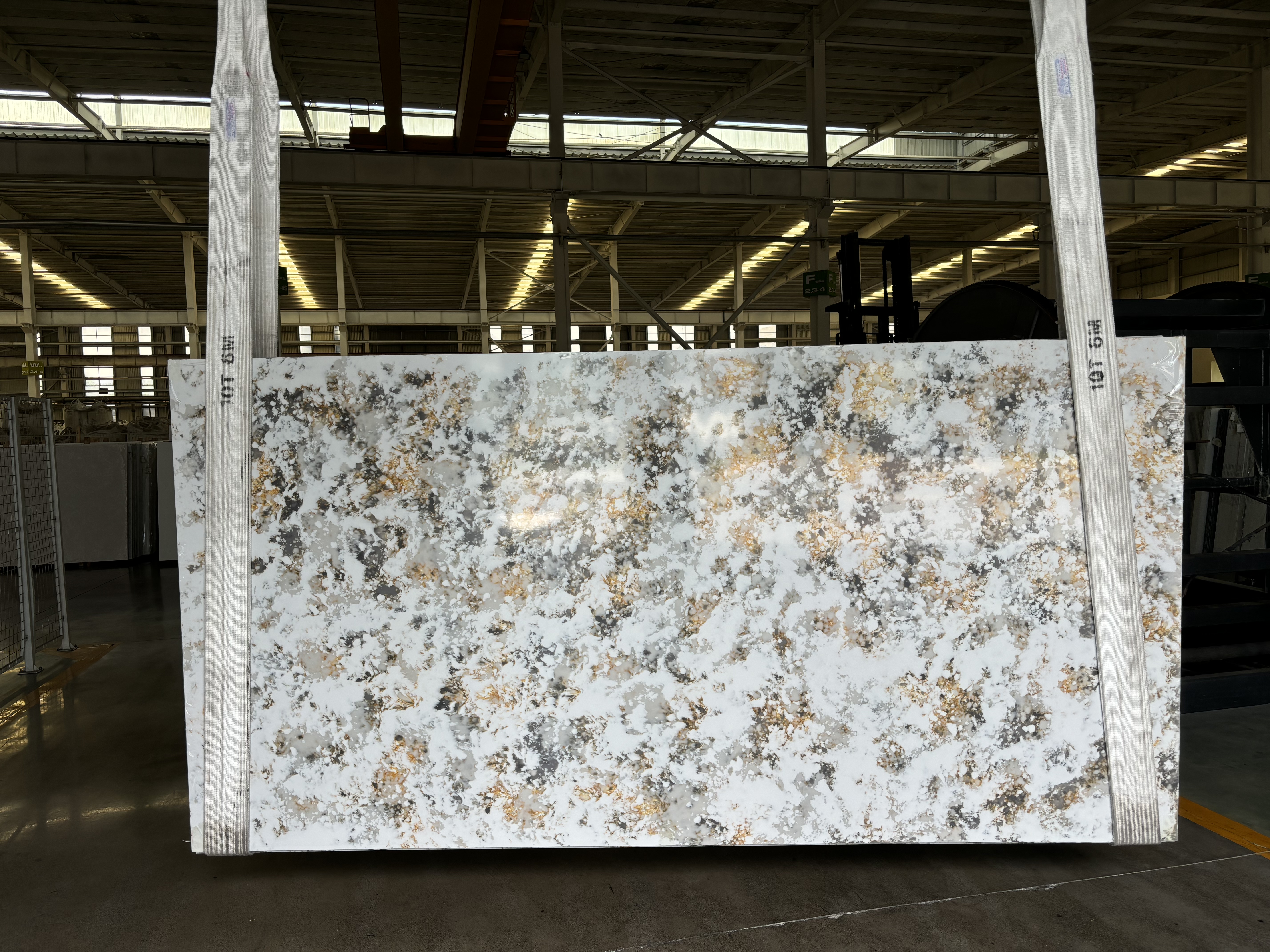 BritQuartz worktop 48